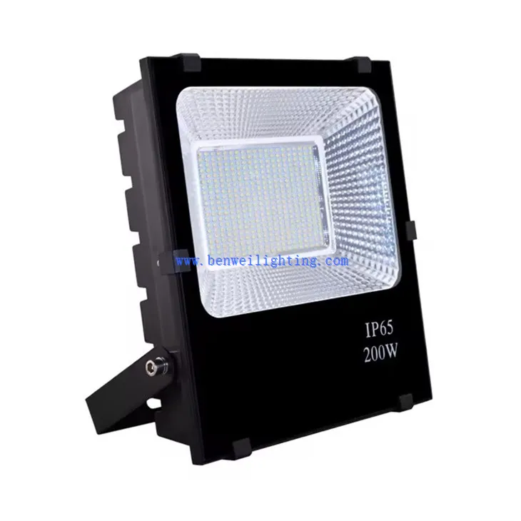Empty Die Cast Aluminum Floodlight (4)